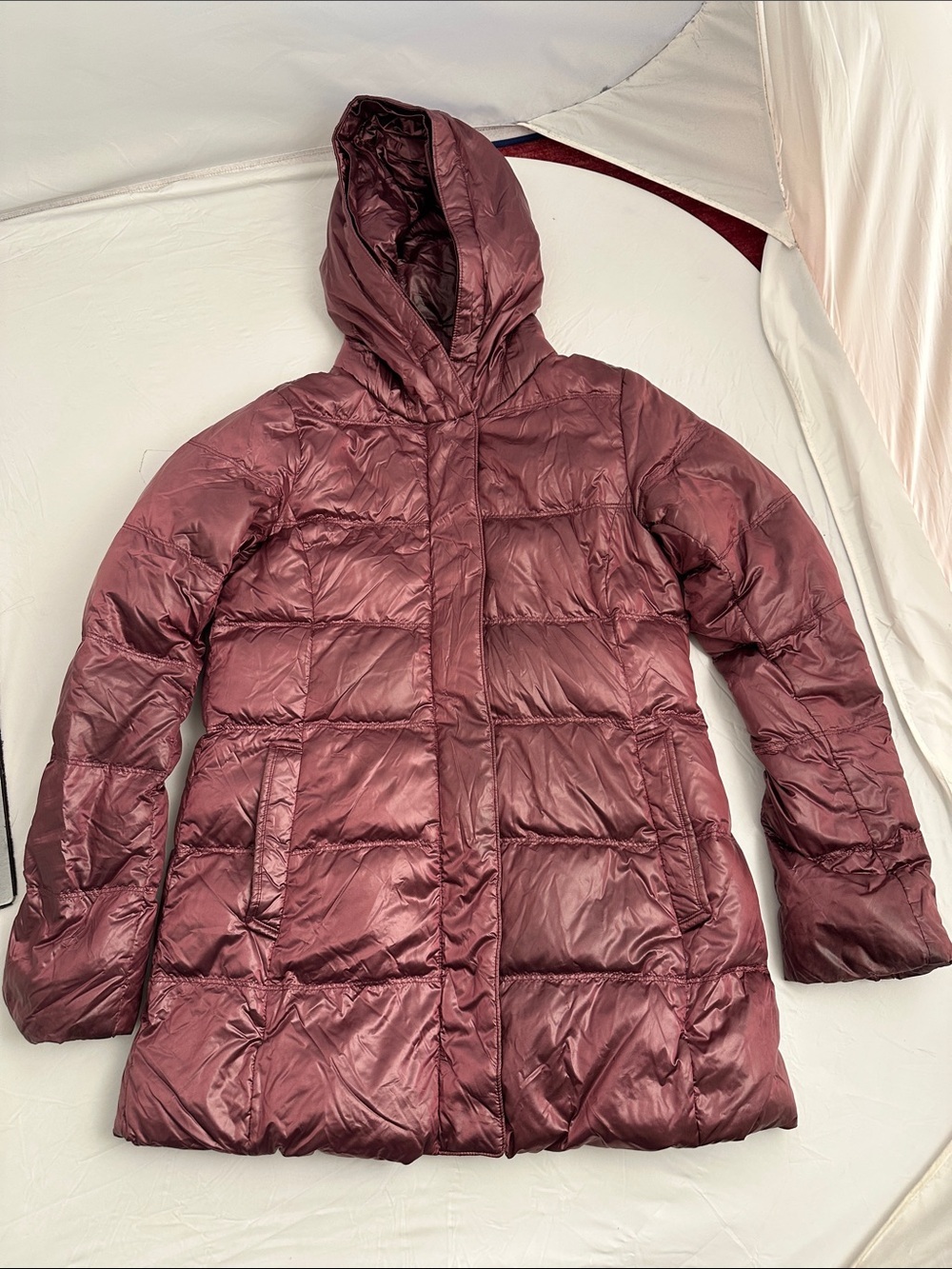 Uniqlo merlot burgundy hooded fitted down puffer coat S